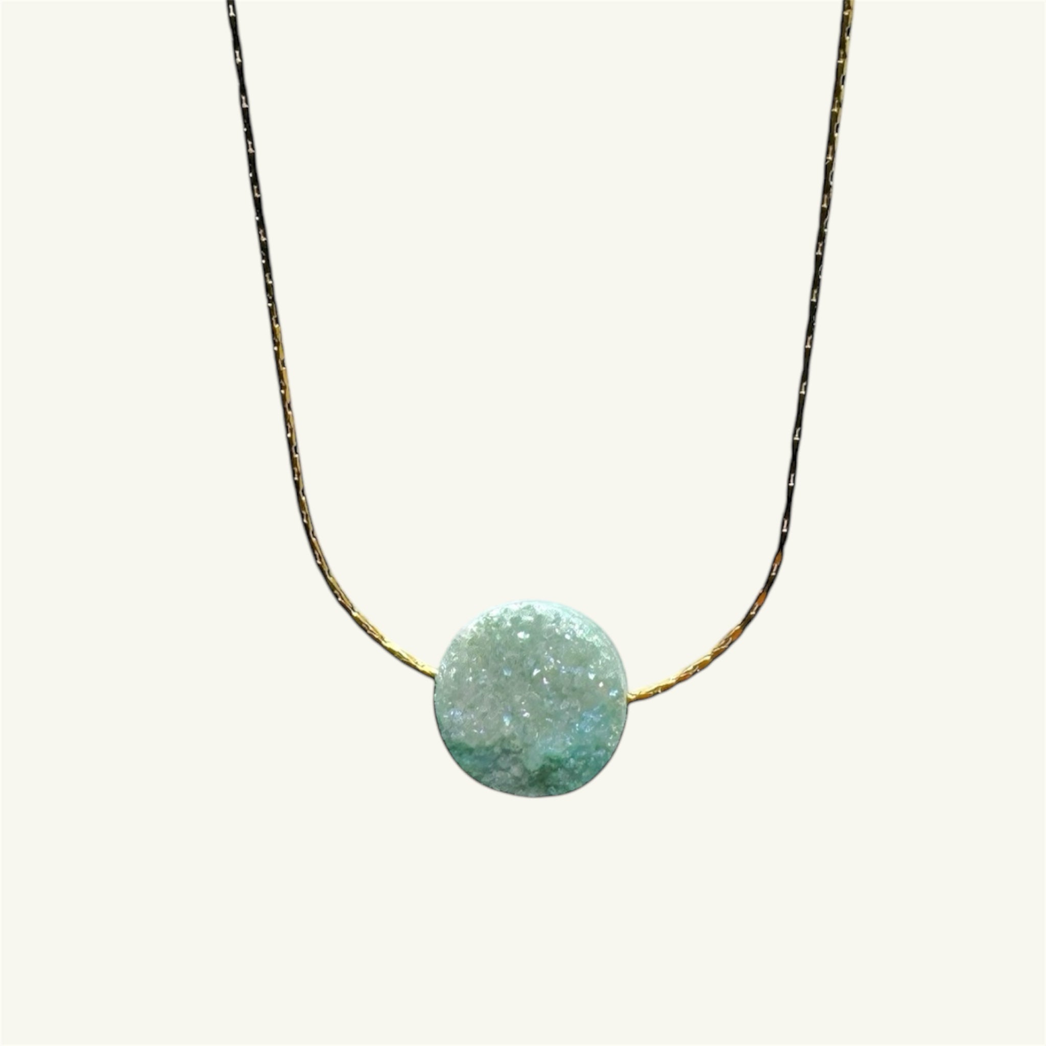 Collana punto luce drusa agata verde oro Sharifa Crystals