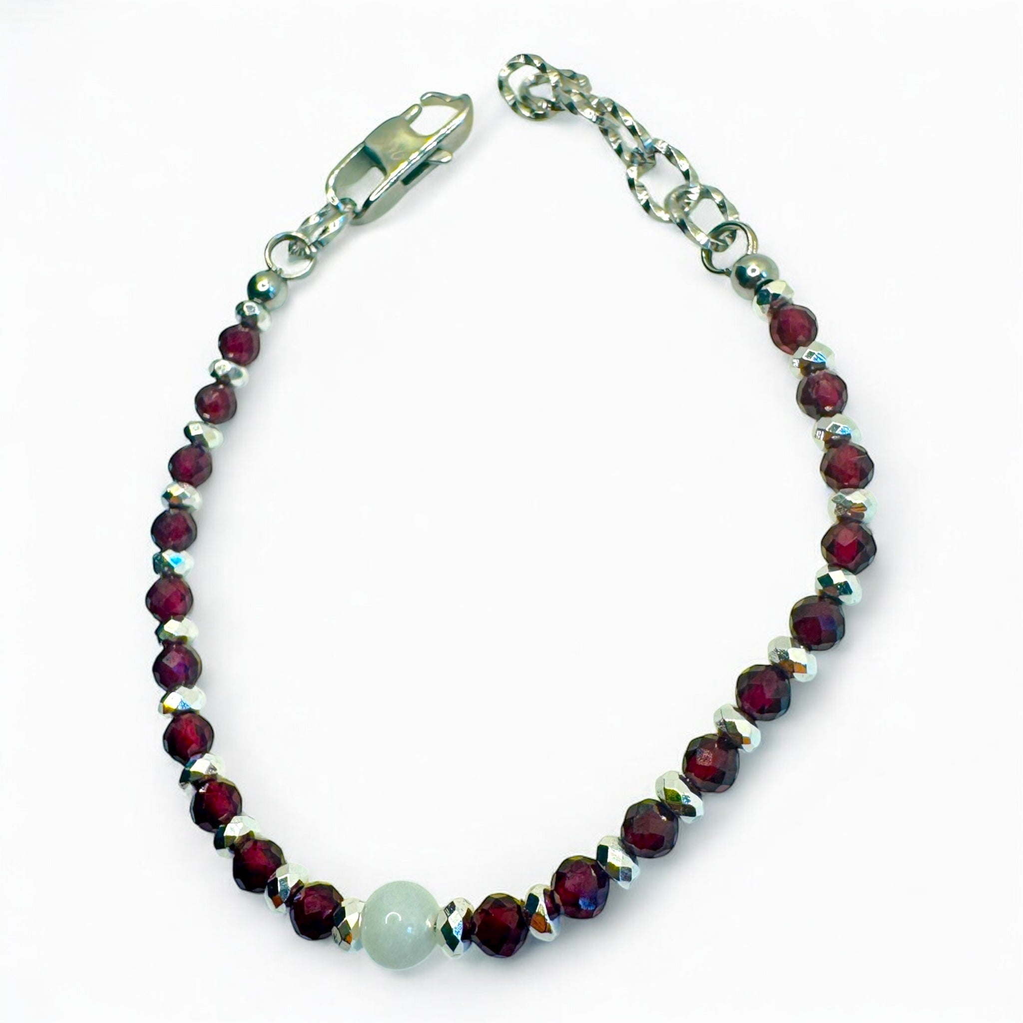 Bracciale granato e pietra di luna con dettagli placcati argento
