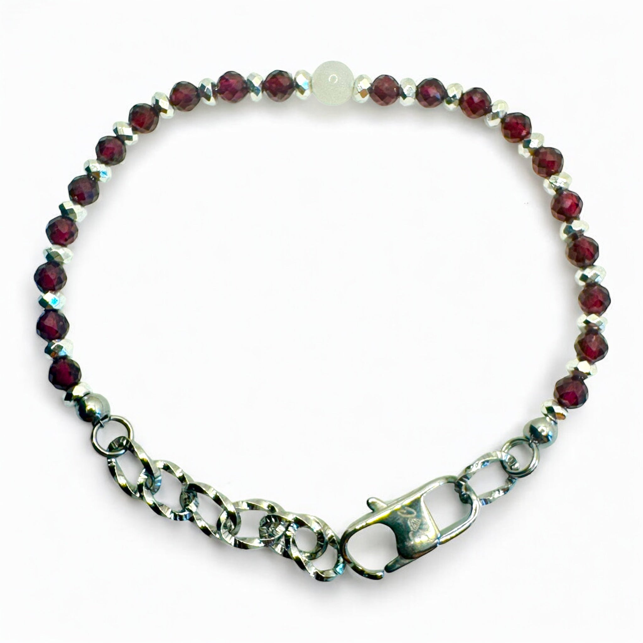 Sfera di adularia pietra di luna sul bracciale granato SharifaCrystals®
