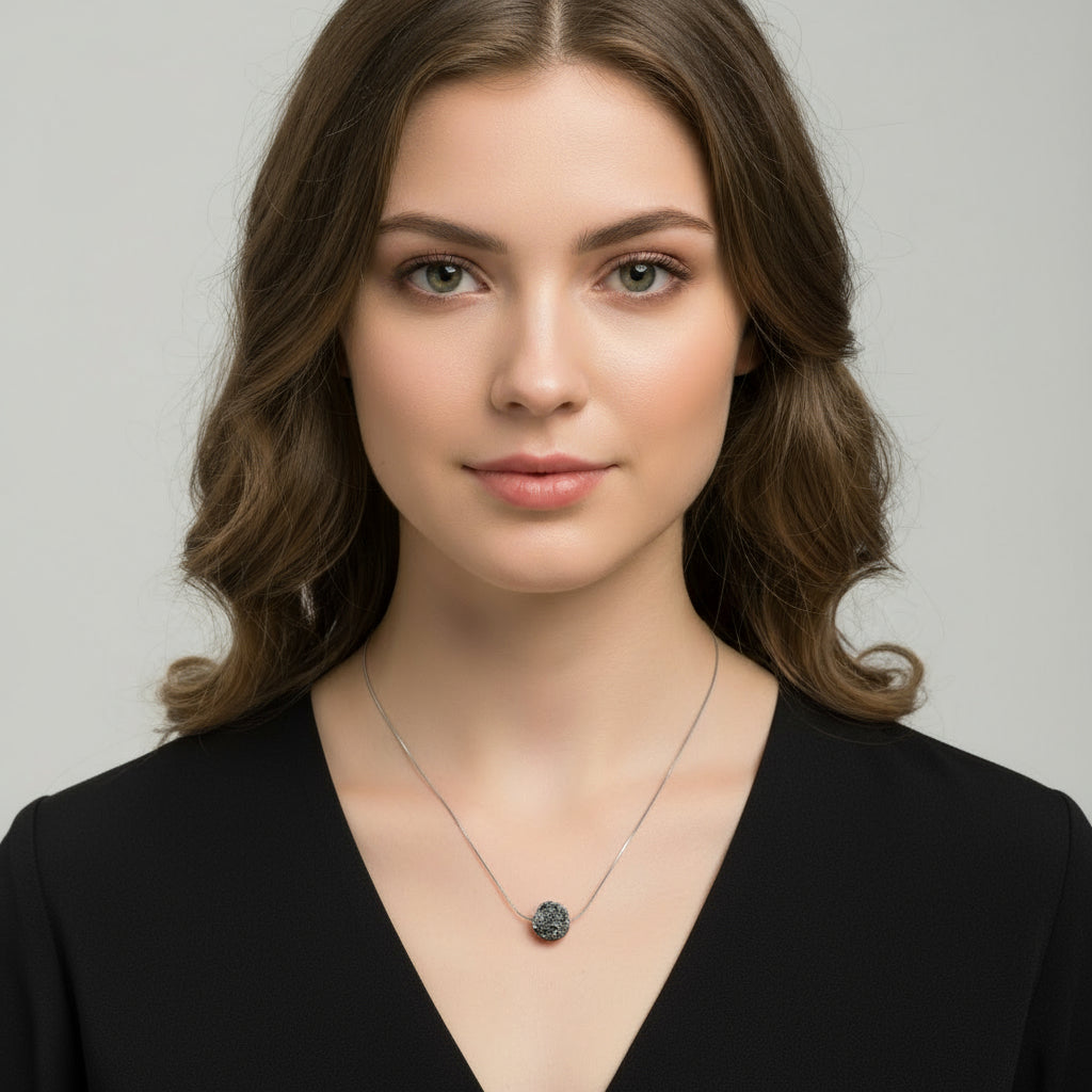 Collana punto luce drusa grigio nera Sharifa Crystals