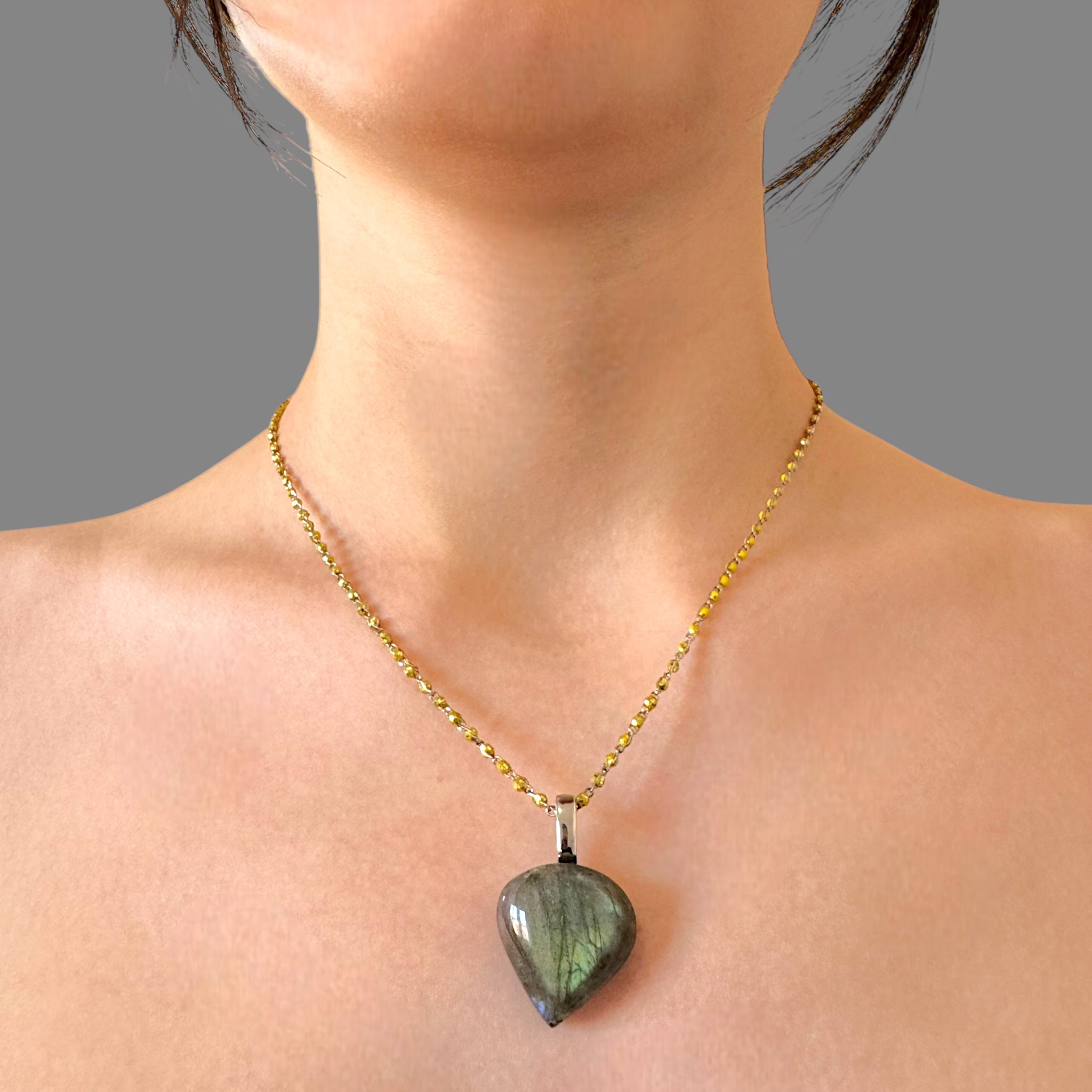 Collana labradorite 21x20 mm Sharifa Crystals