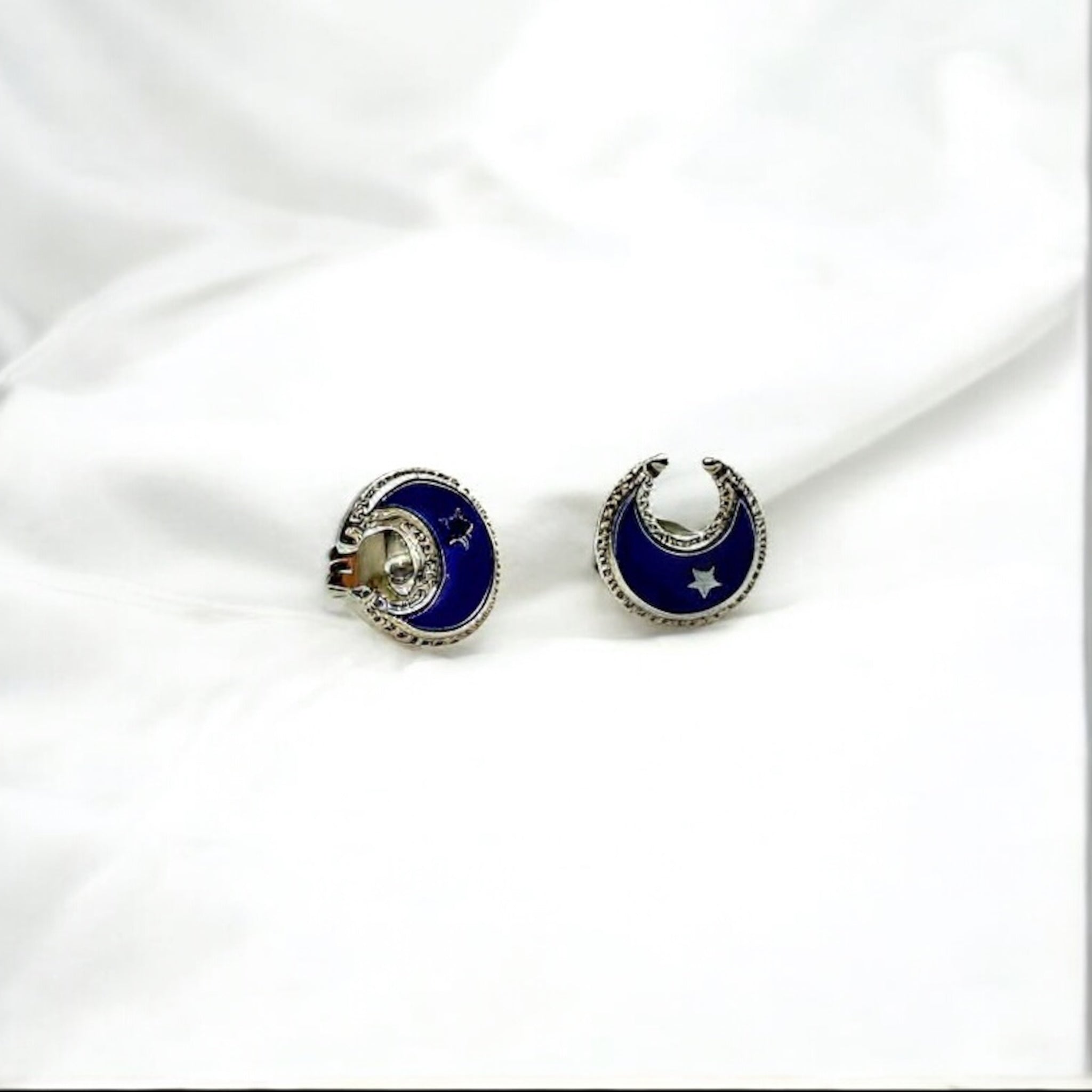 Orecchini mezza luna blu Sharifa Crystals