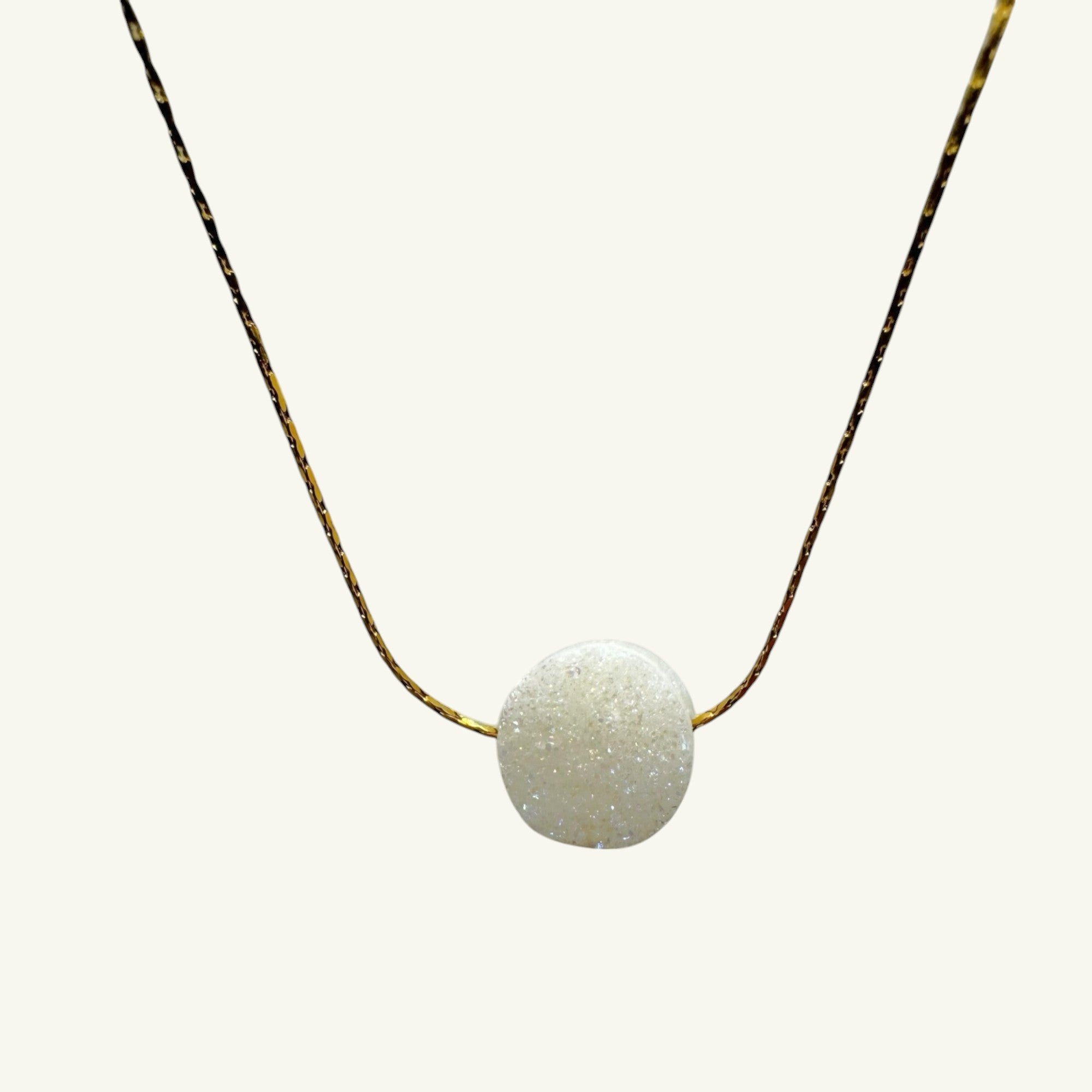Collana punto luce drusa agata bianca oro Sharifa Crystals