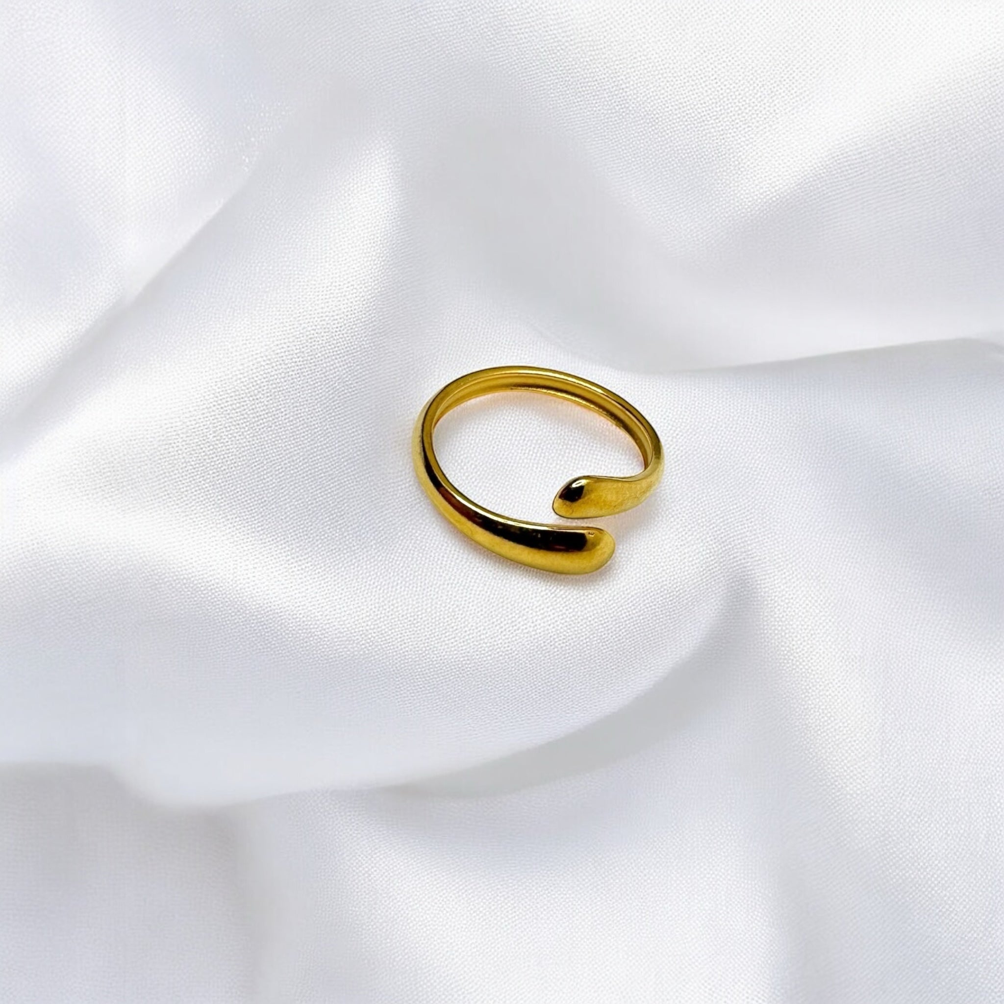 Anello lumia gold regolabile Sharifa Crystals