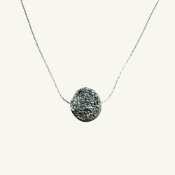 Collana punto luce drusa grigio nera Sharifa Crystals