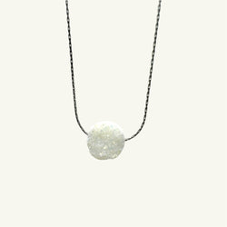 Collana punto luce drusa agata bianca Sharifa Crystals