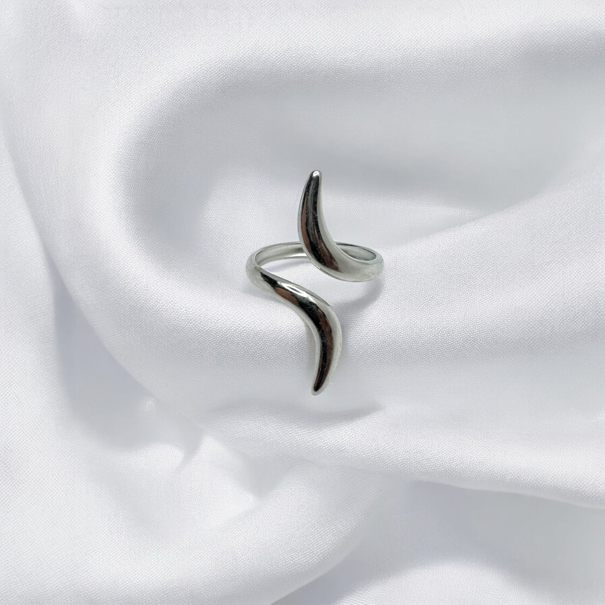 Anello scudo silver regolabile Sharifa Crystals